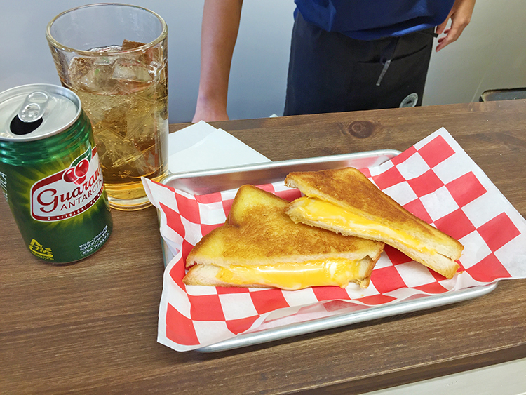 SUNSETBEER FCのGRILLED CHEESE SANDWICH　+　GUARNA  JUICE