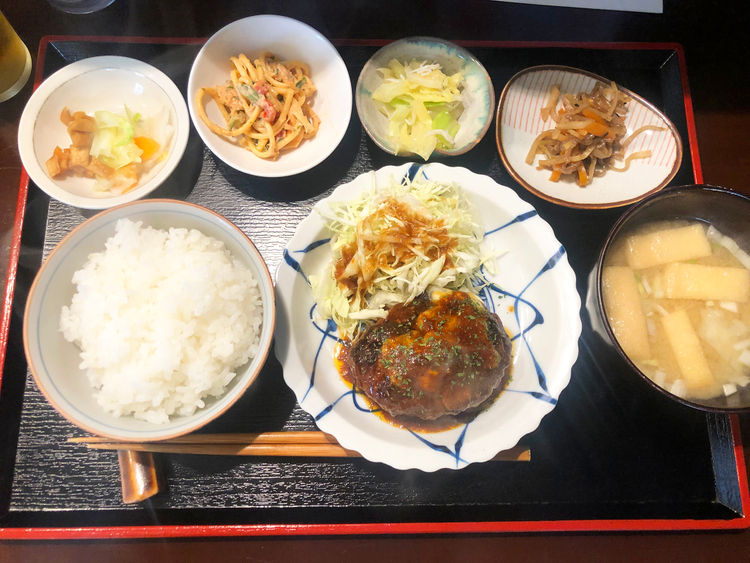 瓜坊の定食屋さん＆お惣菜 お弁当のチーズハンバーグ定食