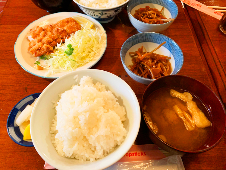 エミールのチキンカツ定食