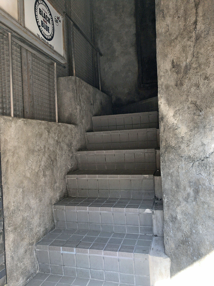 吉祥寺CORN BARLEYの階段