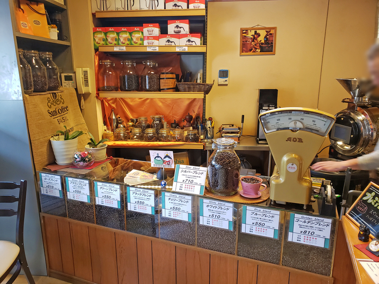吉祥寺焙煎 SEPIA COFFEE（セピアコーヒー）に並ぶコーヒー豆