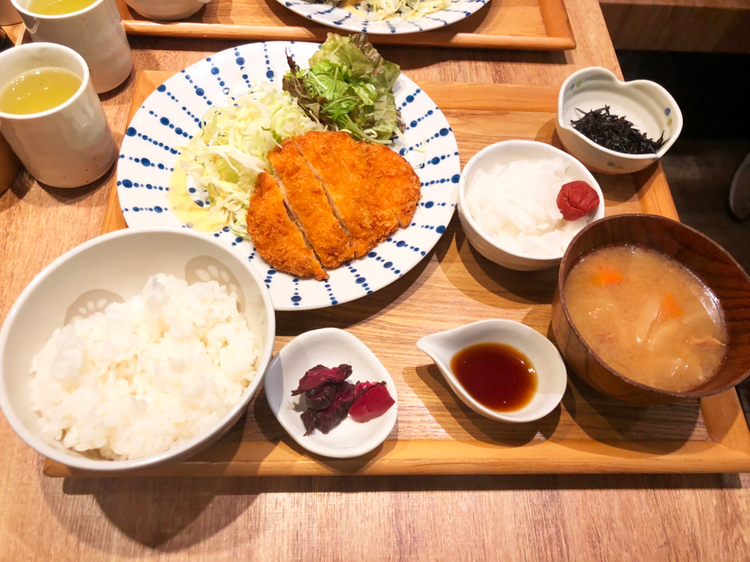 ごはんの梅おろしとんかつ定食