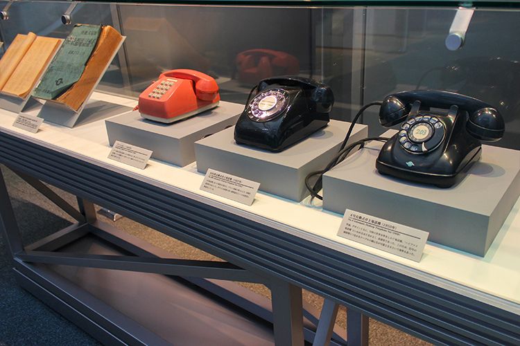 NTT技術史料館の黒電話
