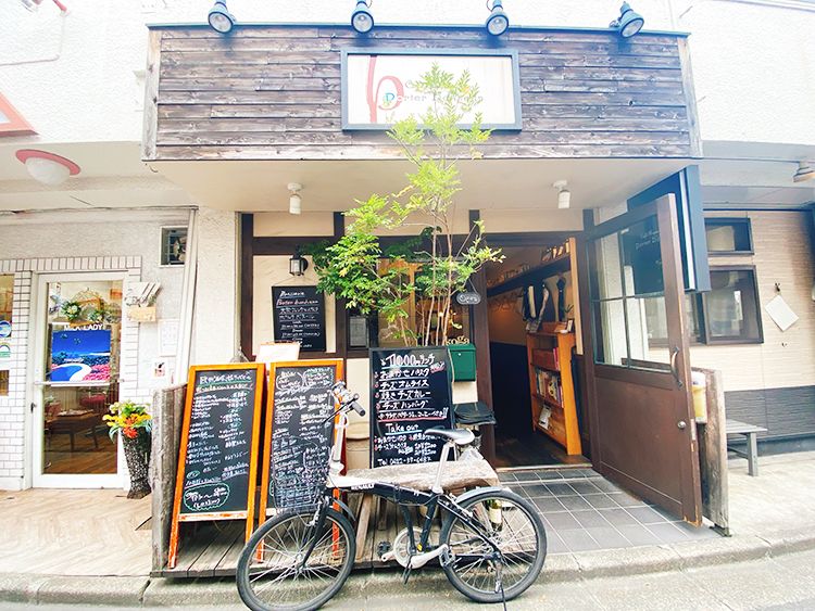 カフェブラッスリー ポルテボヌールの店頭