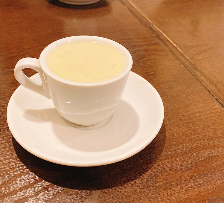 カフェブラッスリー ポルテボヌールの冷製ポタージュ