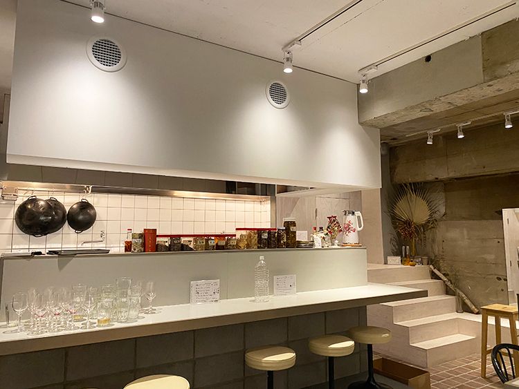 湯気の店内