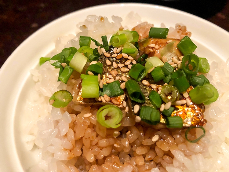 鮮魚屋の煮汁めし