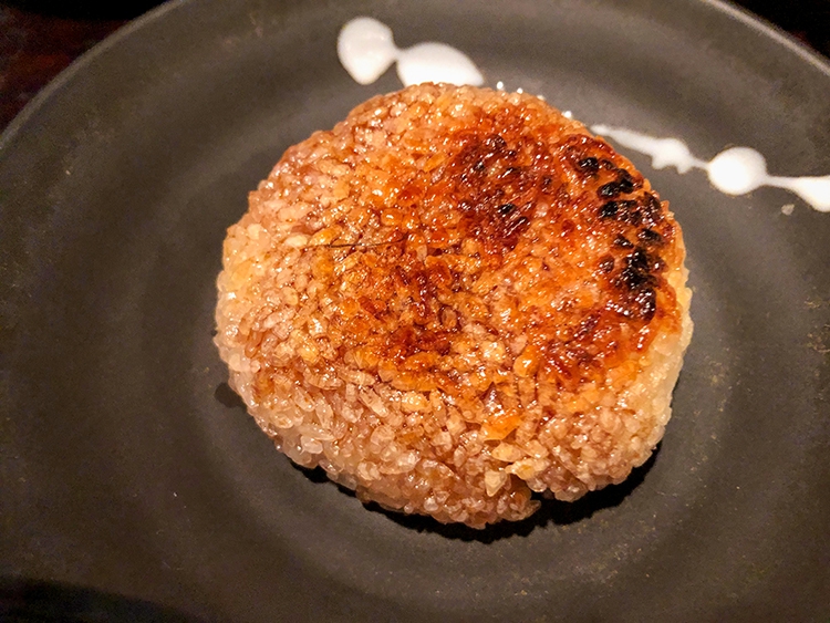 鮮魚屋の焼きおにぎり