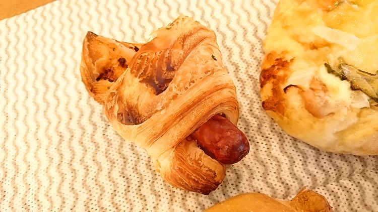 プクムクのウインナークロワッサン