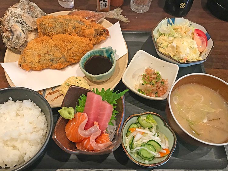 かどや魚丸のアジフライ定食