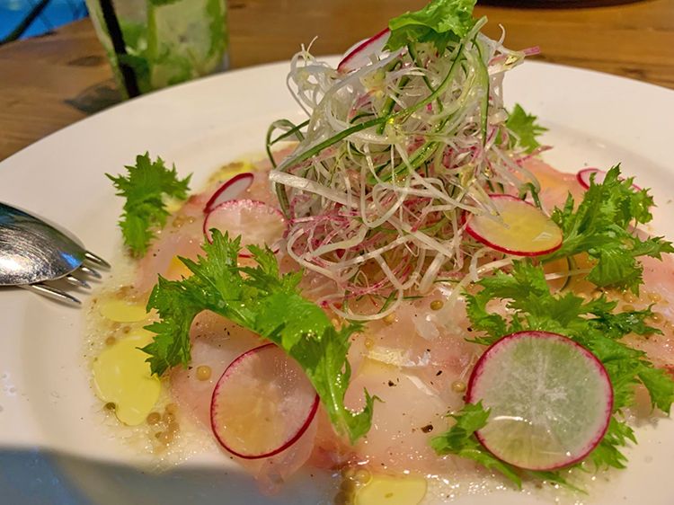 レストラン　ミューの長崎産尾長鯛のカルパッチョ