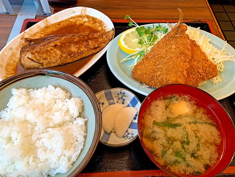 まるけん食堂の定食