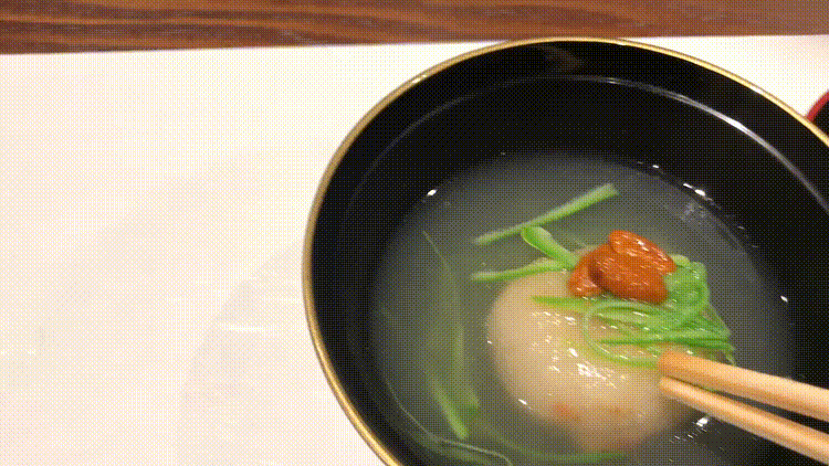 KISSHO KICHIJOJIの蟹饅頭がふんわりしている様子