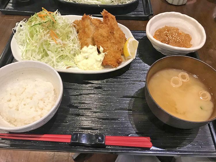 やまねこ亭のカキフライ定食