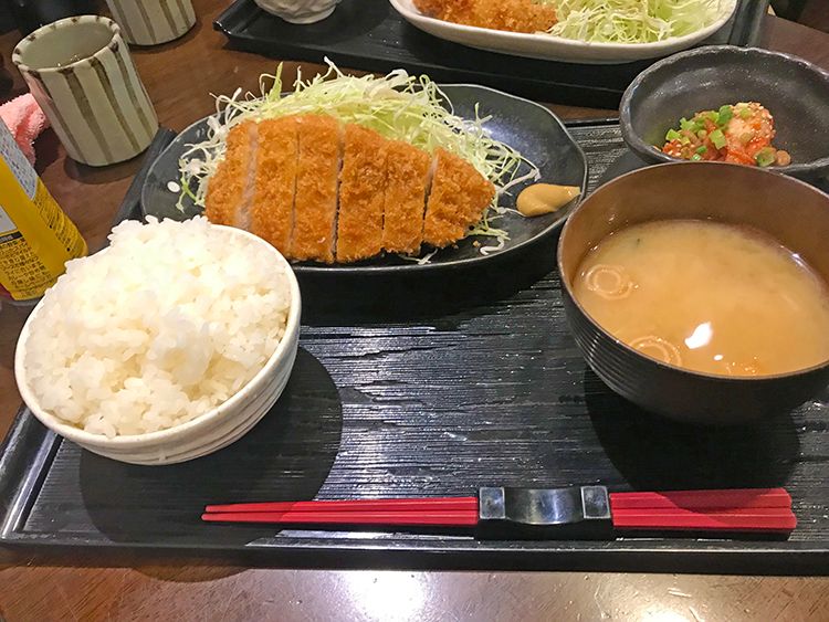 やまねこ亭のとんかつ定食