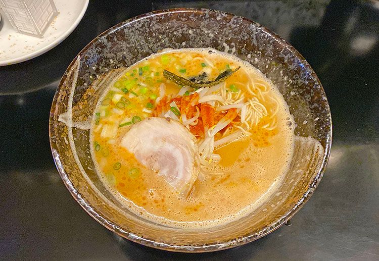 豚野郎の辛豚骨（しんとんこつ）