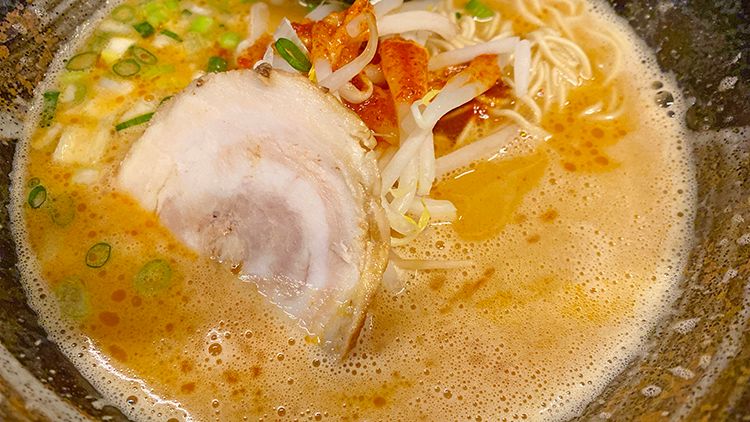 豚野郎の辛豚骨（しんとんこつ）