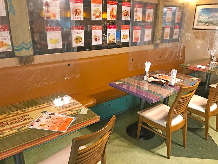 ヒマラヤの店内