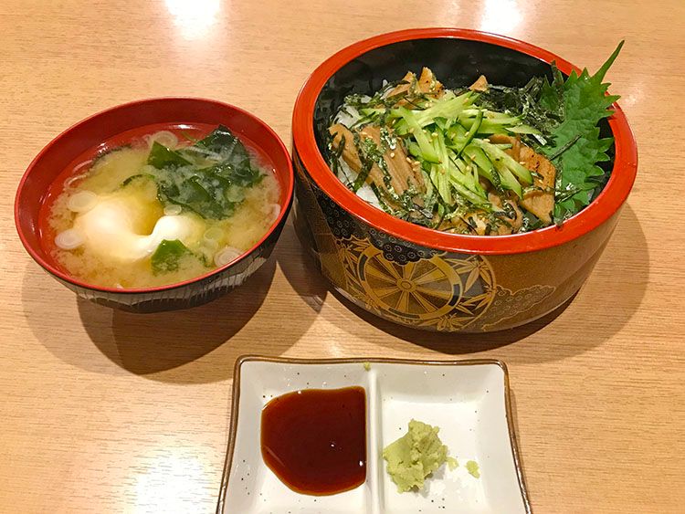三河屋の煮穴子丼定食