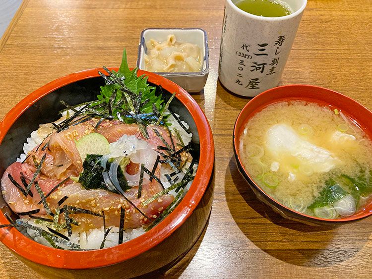 三河屋の漬け丼