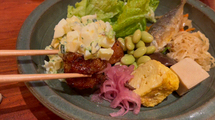 シフク食堂のブロッコリータルタルのチキン南蛮とたっぷり副菜の定食の動画