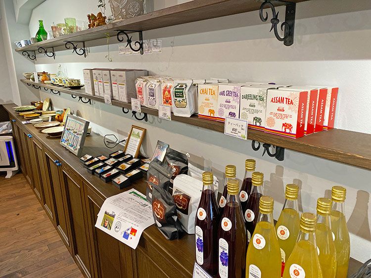 カフェ 一富士の店内で使用している果物や珈琲、お茶、食器