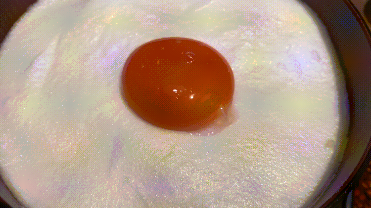 「たまごのおはなし」のメレンゲたまごごはんのふわふわメレンゲ