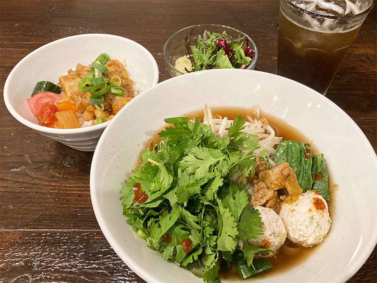 ハオツァイ阿佐ヶ谷の薬膳ポーク飯