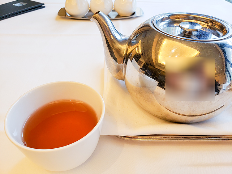 聘珍樓のウーロン茶