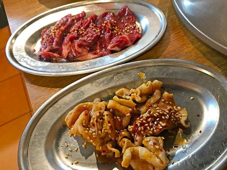 吉祥寺ホルモンの牛ハラミとシロ