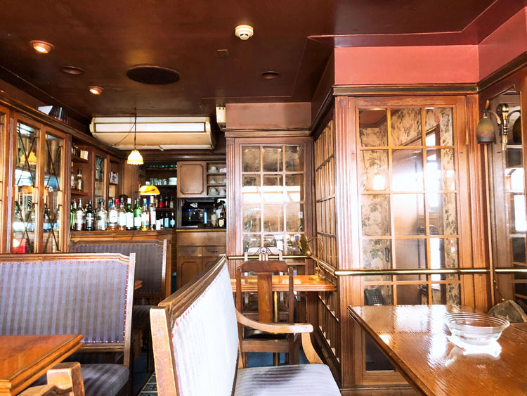 JOHN HENRY’S STUDYの店内