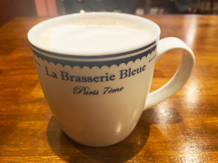 「Saint-Denis Cafe」のホットカフェラテ