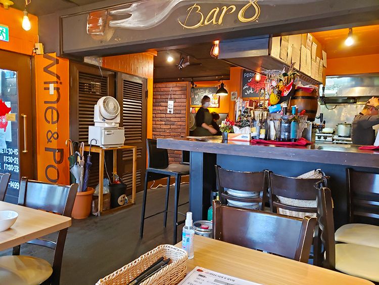 ワイン食堂 バル8 吉祥寺店の店内