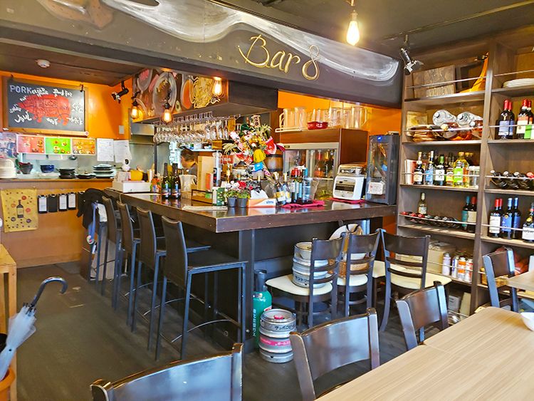 ワイン食堂 バル8 吉祥寺店の店内