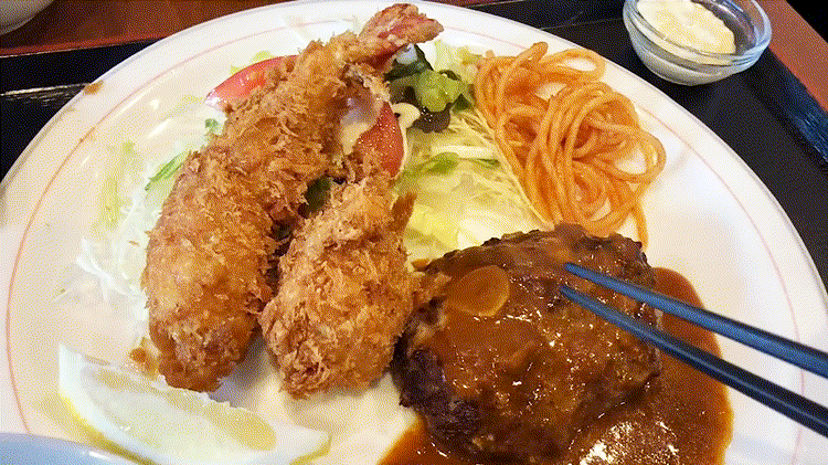 「三好弥」のハンバーグ＆エビフライ（2尾） 