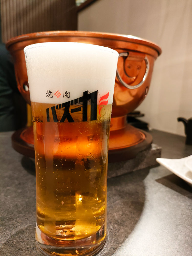「焼肉バズーカＦ 東中野駅前店」のビール
