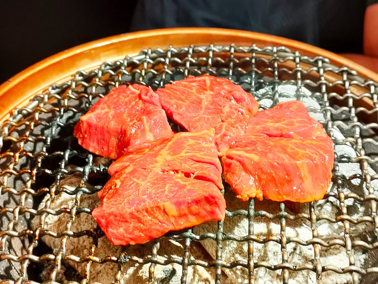 「焼肉バズーカＦ 東中野駅前店」のバズーカハラミ