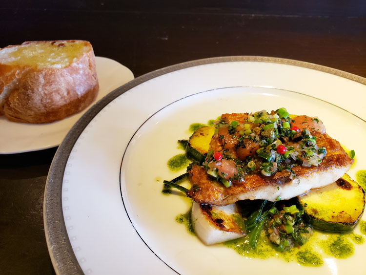 「Bistro ナナカマド」の鮮魚のポワレエクストラバージンソース