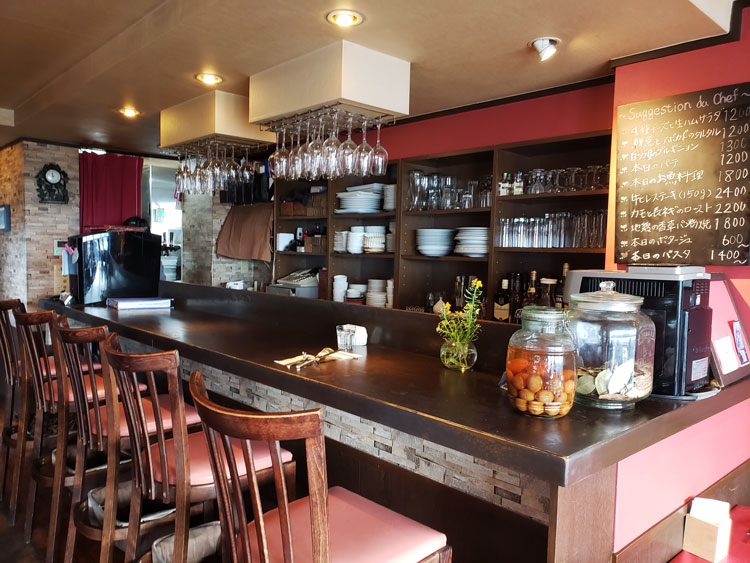 「Bistro ナナカマド」のカウンター