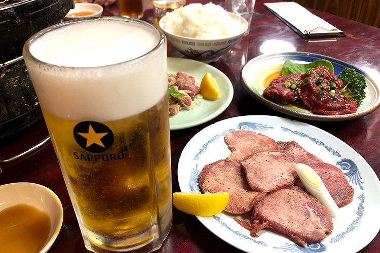李朝園 吉祥寺店の生ビールと肉