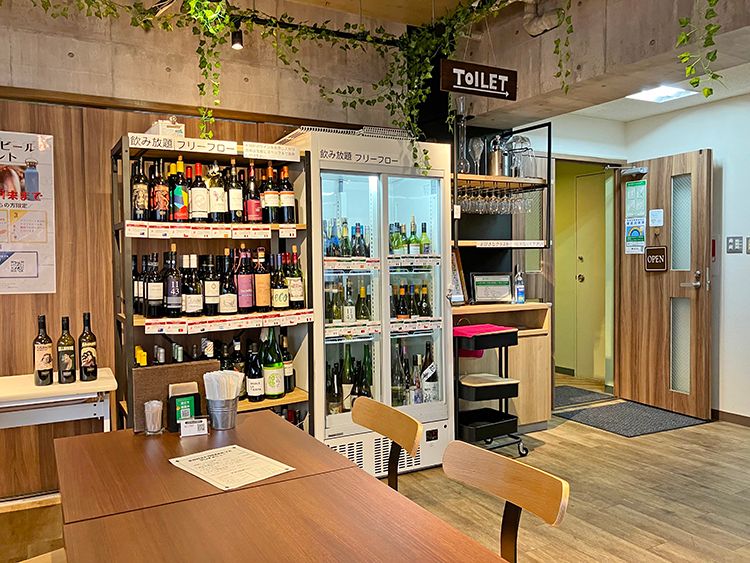 発酵ビストロ SAKE-YA SHIN-NAKANO UEの店内