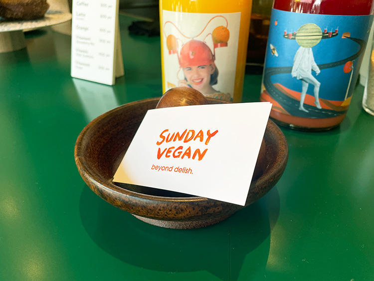 「SUNDAY VEGAN」のショップカード