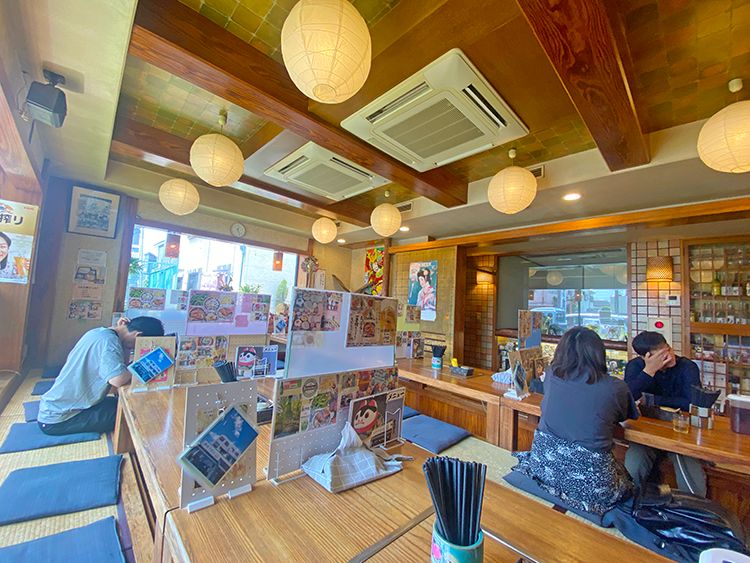 手打ちうどん鷹の店内