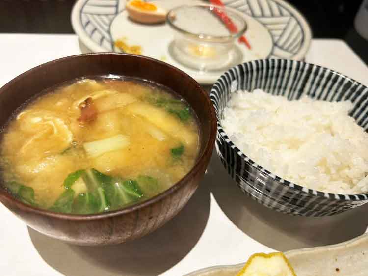 「きっちん大浪」のご飯とおみそ汁