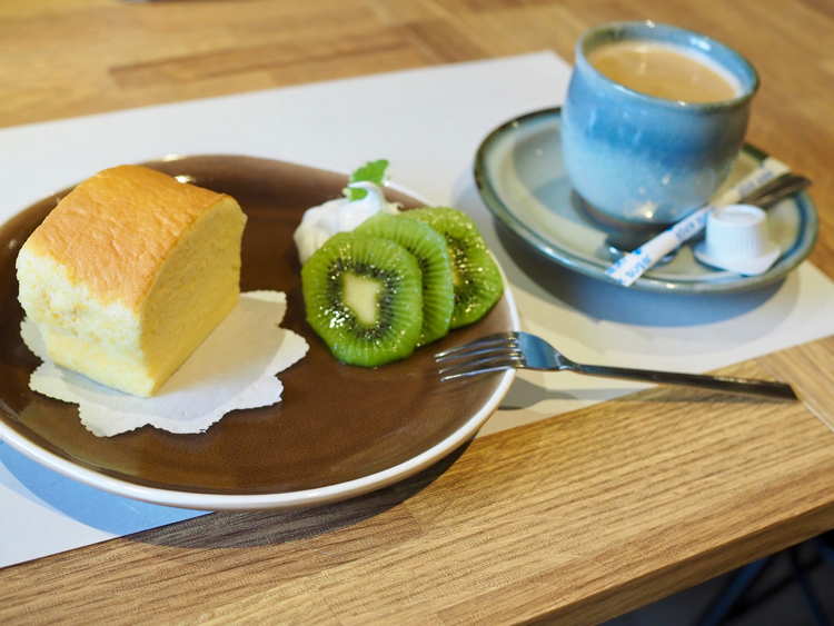  flower＆cafe あっとほーむの自家製台湾カステラ