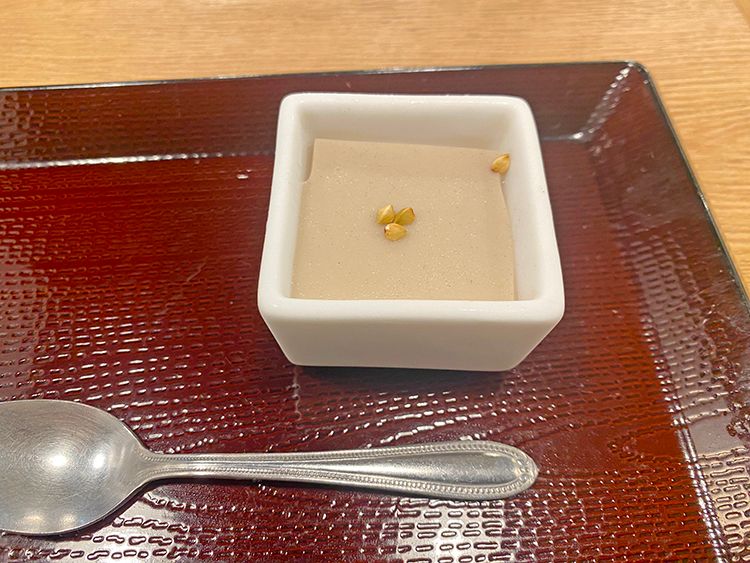 十色のランチマグロ丼セット