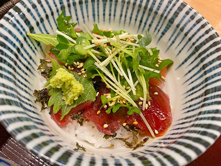十色のランチミニマグロ丼