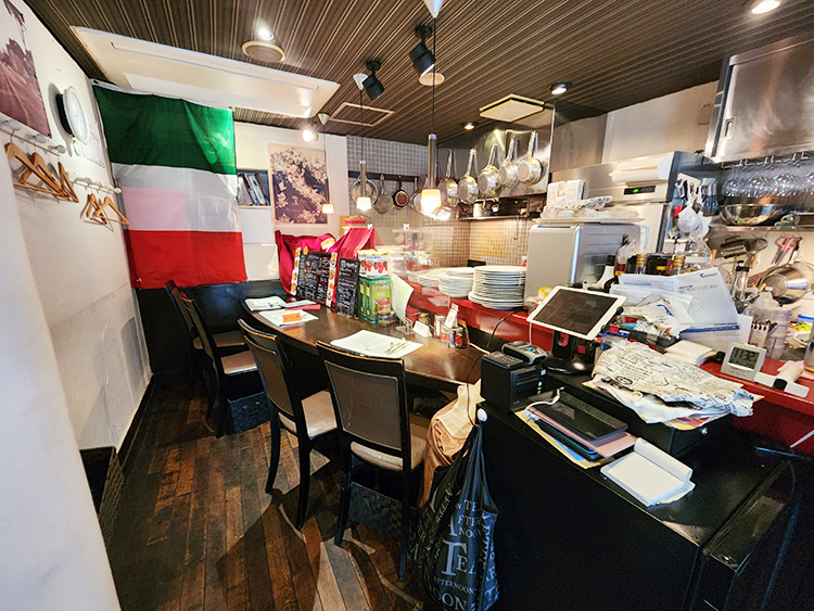 「ACCOGLIENTE 」の店内