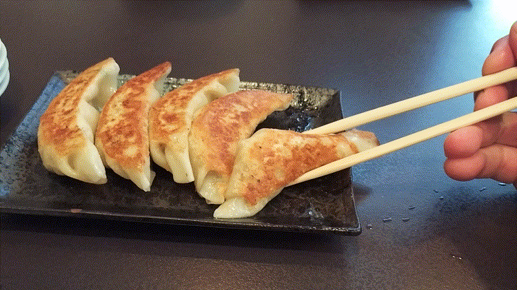 「龍華」の餃子
