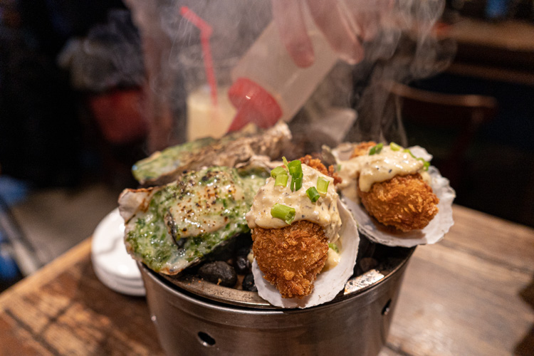 オイスター＆魚イタリアン西荻窪WHARFの牡蠣フライと焼き牡蠣
